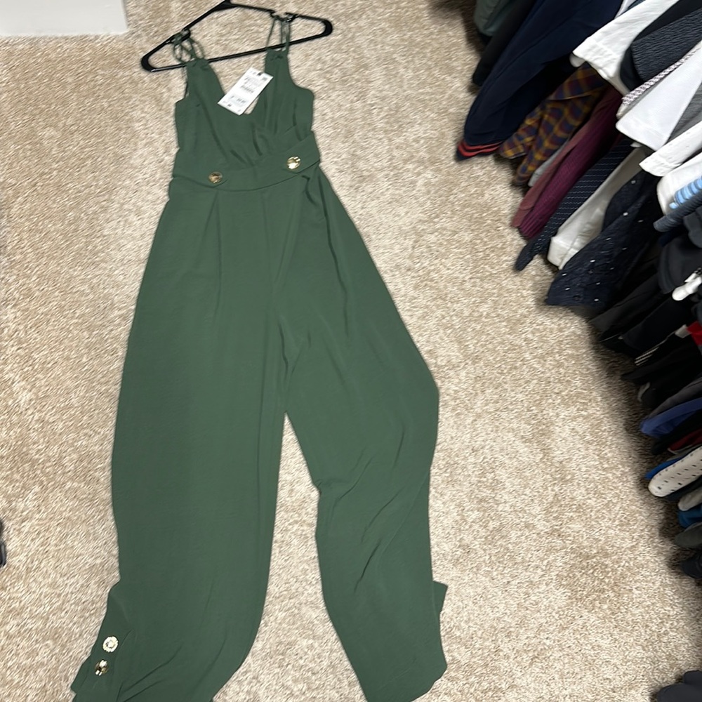 ZARA- V-neck jumpsuit wide leg, with gold plated buttons